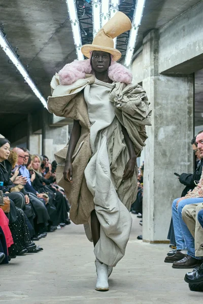 Look 14